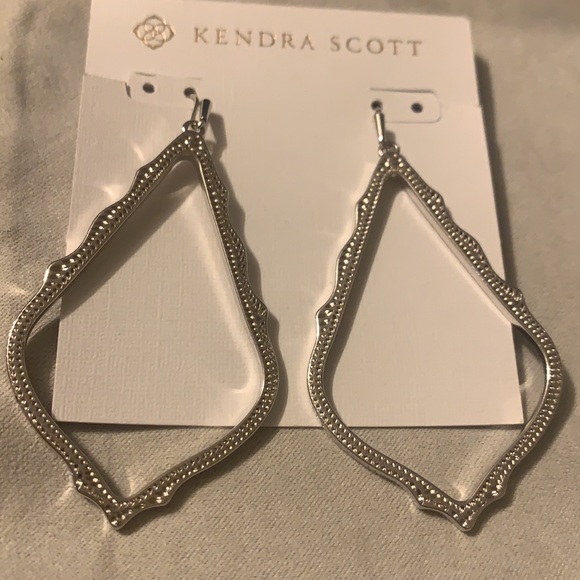 Kendra Scott Sophia Drop Earrings in Silver - Picture 8 of 8